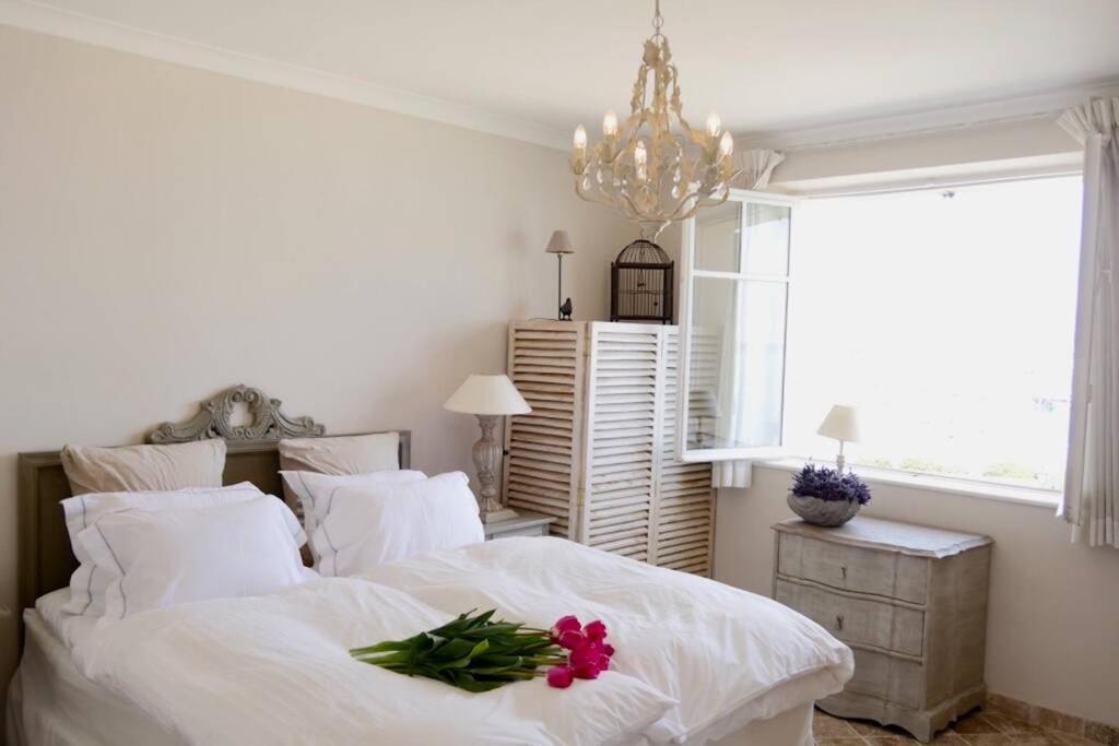 Bord De Mer - Ac, Wifi, Chic, Sea View, Beach 2 Minutes Walk アンティーブ エクステリア 写真